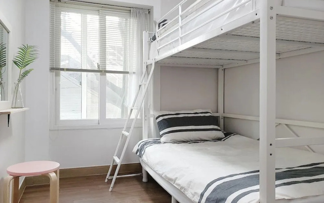 Cheese Guesthouse - Hostel