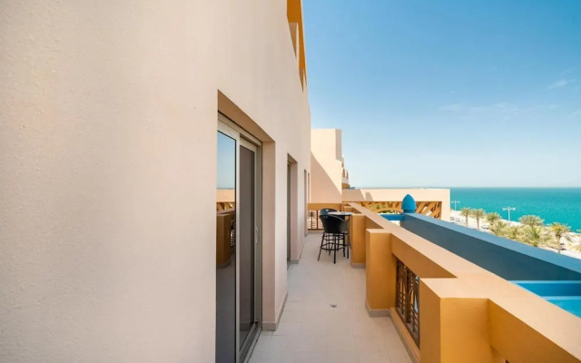 2BD 2 5BA Superior Apt With Pool Gym Beach Access