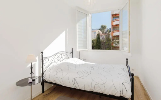 SuperCannes Center - Parking - Spacieux 70 Metres - Clim - Wifi