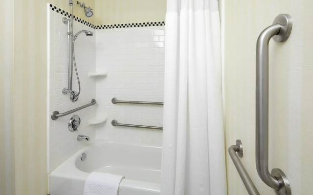 Fairfield Inn & Suites by Marriott Cumberland