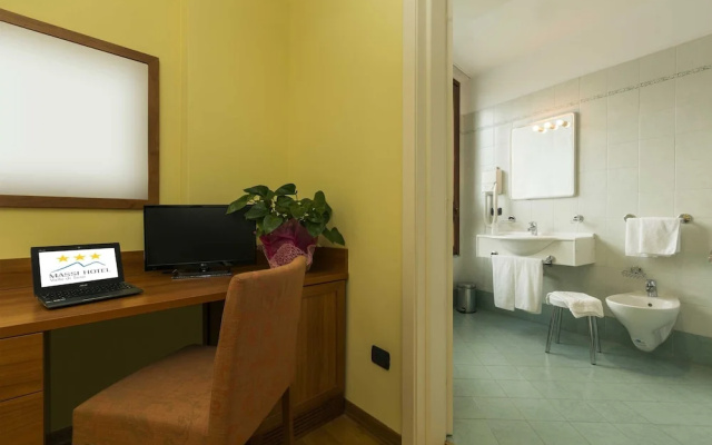 Massi Hotel