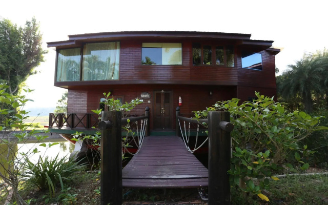 Kaengkrachan Boathouse Paradise Resort