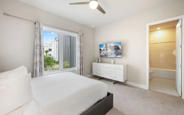 Resort-style 4-bed Loft Condo