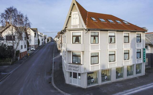 Отель Stavanger Lille Hotel & Cafe Норвегия, Ставангер - отзывы, цены и фото номеров - забронировать отель Stavanger Lille Hotel & Cafe онлайн вид на фасад