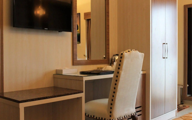 Naif view Hotel By Gemstones
