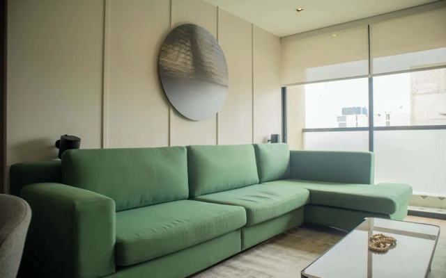 w Flawless 3BR w Balcony in Miraflores