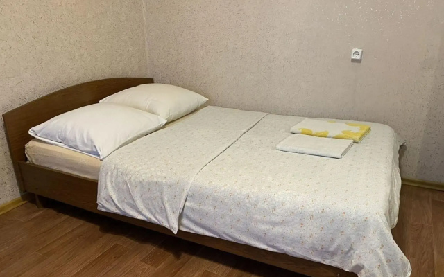 Желтый Нарцисс на улице Войкова