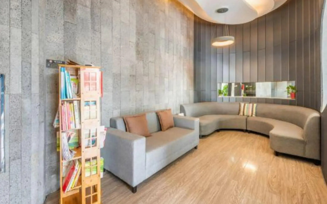He County Hetai Holiday Hotel