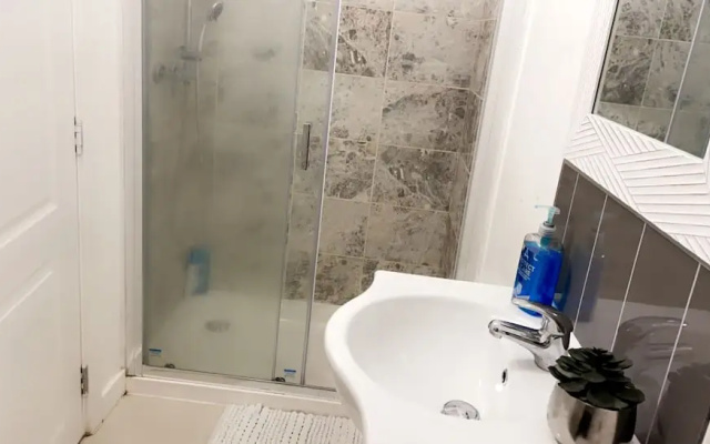 Inviting 2-bed, Sleeps 5
