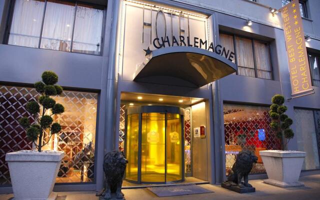 Отель Hôtel Charlemagne вид на фасад