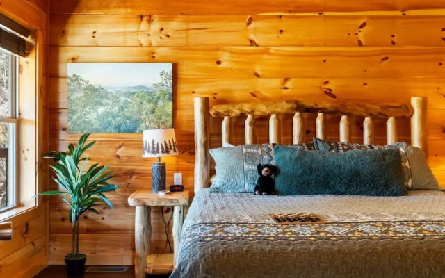Whispering Pines Retreat By Ghosal Luxury Lodging