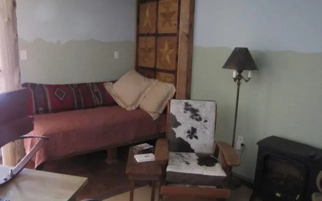 Covered Wagon Suite