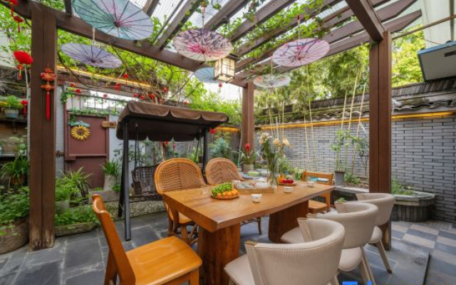 Wuzhen Jinye House