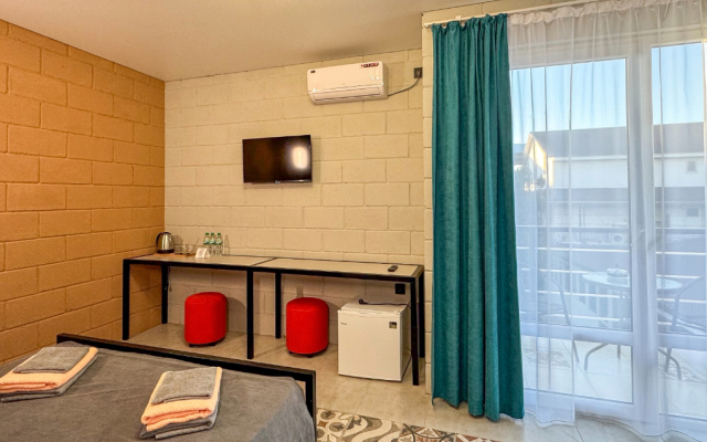 "Aquarius Hotel"