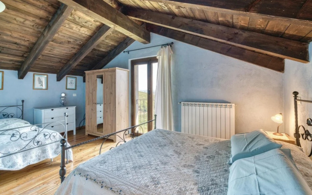 Stunning Home in Castelnuovo Calcea With Wifi and 7 Bedrooms
