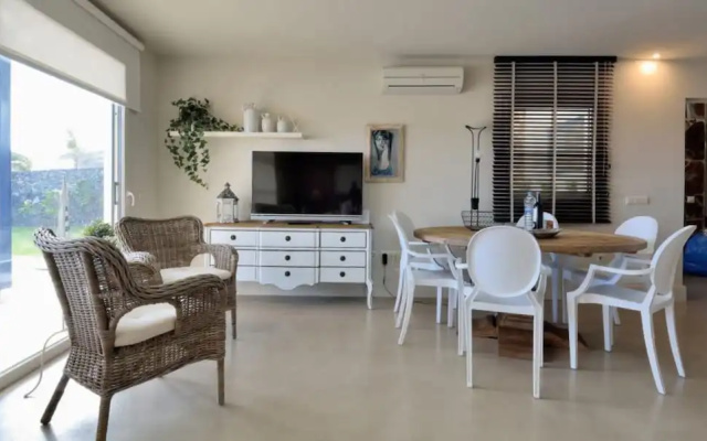 106073 -Villa in Puerto Calero