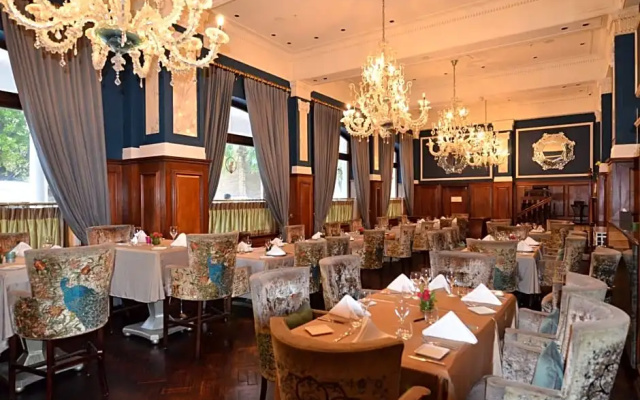 Taj Luxury Suite