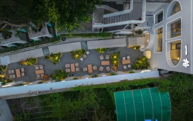 Yige Seaview Parent-child Hotel (Xiada Baicheng Branch, Huandao Road)