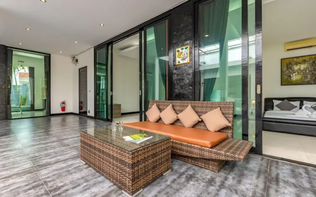 4 Bedroom Modern Pool Villa BL10