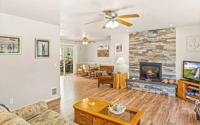Allee Beach House in Westport