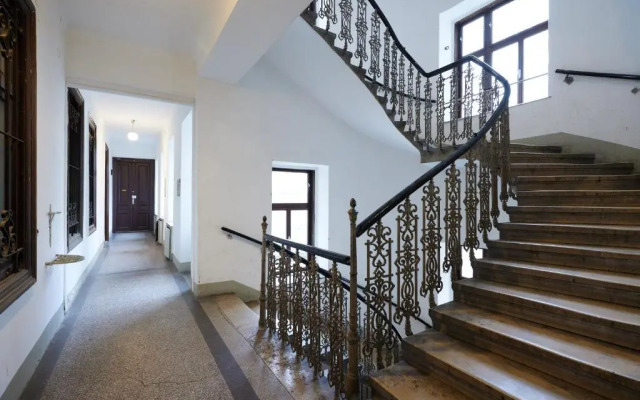 Nice Studio Close To Metro III (Adults Only)