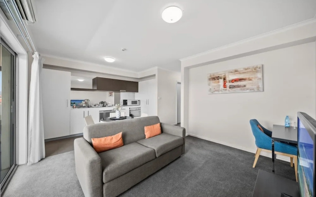 Bright 1-bed Apartment in Greenway