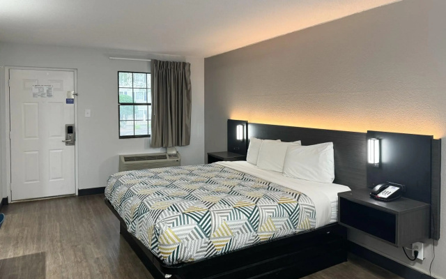 Motel 6 Huntsville, AL – University Dr.