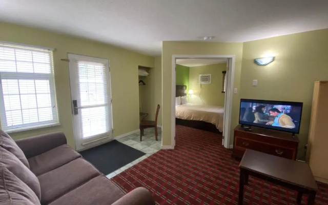 Lakeshore Suites