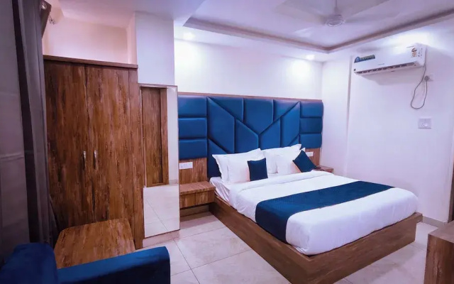 Hotel The Katra Avenue