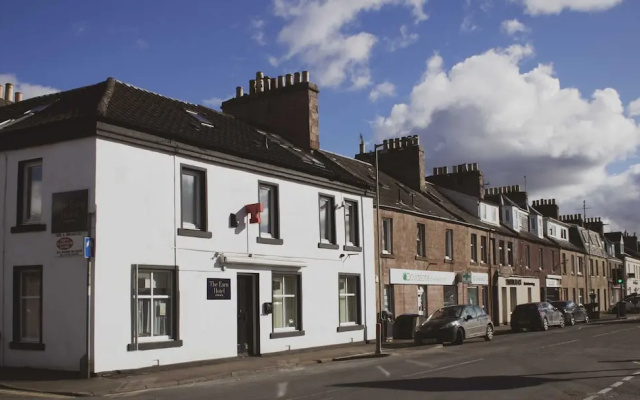 The Earn Hotel