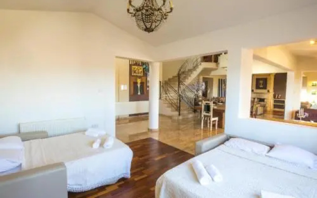 Sunshine Luxury House