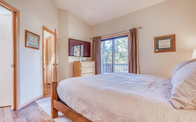 Charming Vacation Retreat with Gas Fireplace and BBQ Grill - Cozy Haven