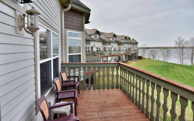 Unit 302 2 BD/ 2 BA Condo
