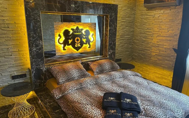 Black House