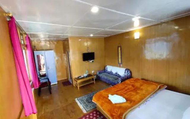 Dondrub Homestay & Resort
