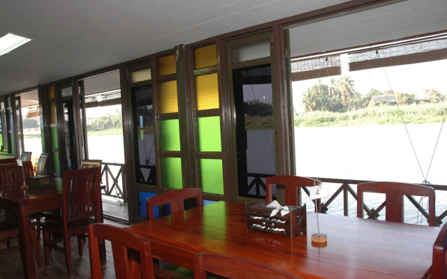 Momchailai River Retreat