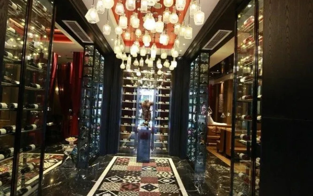 Carnival Fashion Hotel