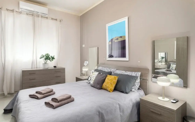 Chic & Spacious Modern 2BR APT Near Sea