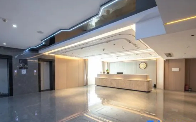 Yijun Grand Hotel (Kaili University South Railway Station)