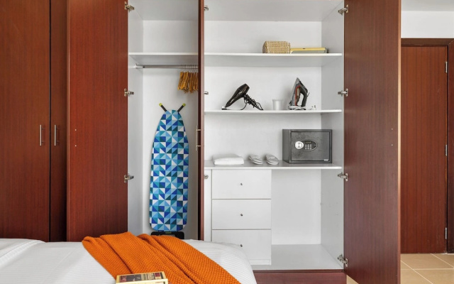 Fully Upgraded 2BR Direct Beach Access