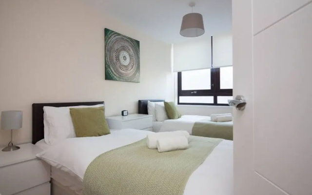 Stayzo Stylish Accommodation in Southampton 10