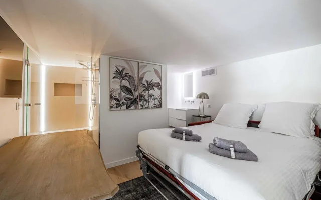 Luxury Renovated 4-room Apartment - rue Hoche - Bourgeois Building