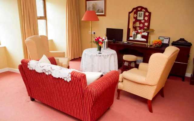 Lynhams Hotel
