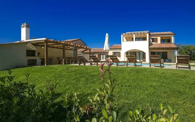 Villa Genia 2