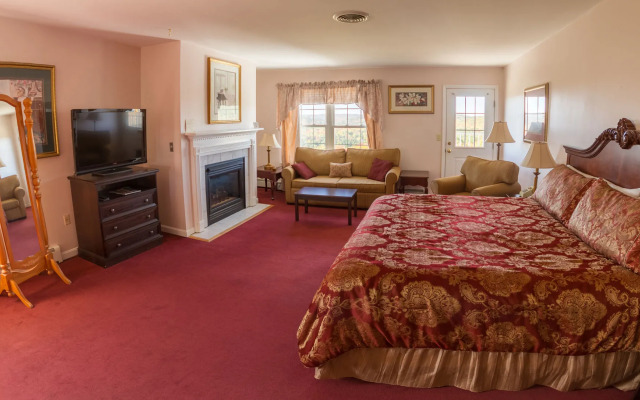The Lucerne Inn