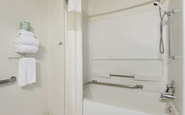 Super 8 by Wyndham Canton/Livonia Area