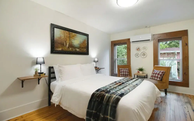 The Commercial Hotel