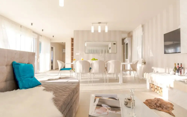 Luxury Villa White Velvet with Pool