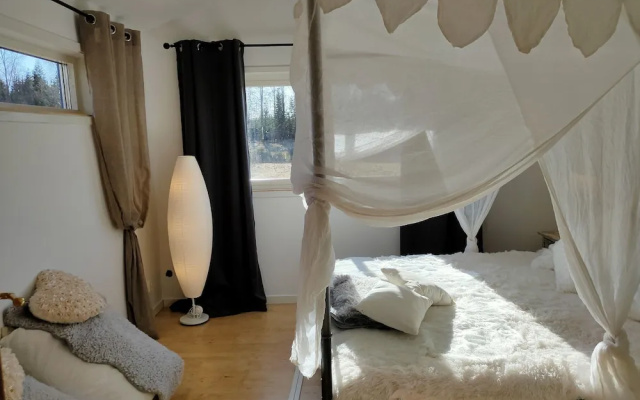 Charming 2-bed House at the Lake Close Gustavsfors