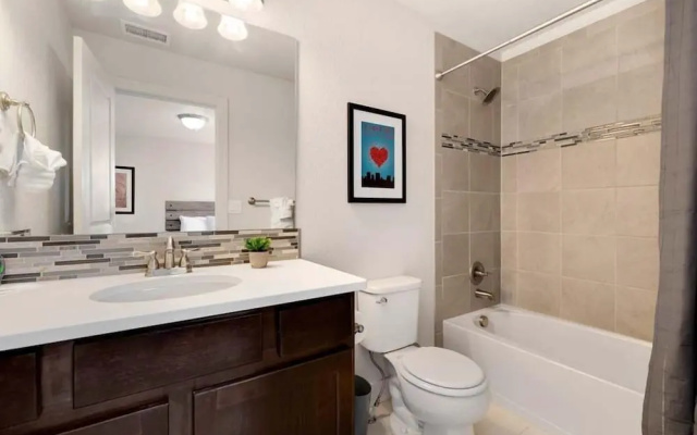 Modern Townhome Steps From the Brewery District!